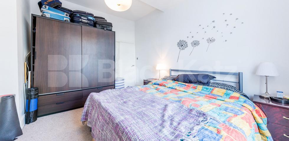 			AVAILABLE NOW!, 1 Bedroom, 1 bath, 1 reception Flat			 Medina Road, HOLLOWAY 